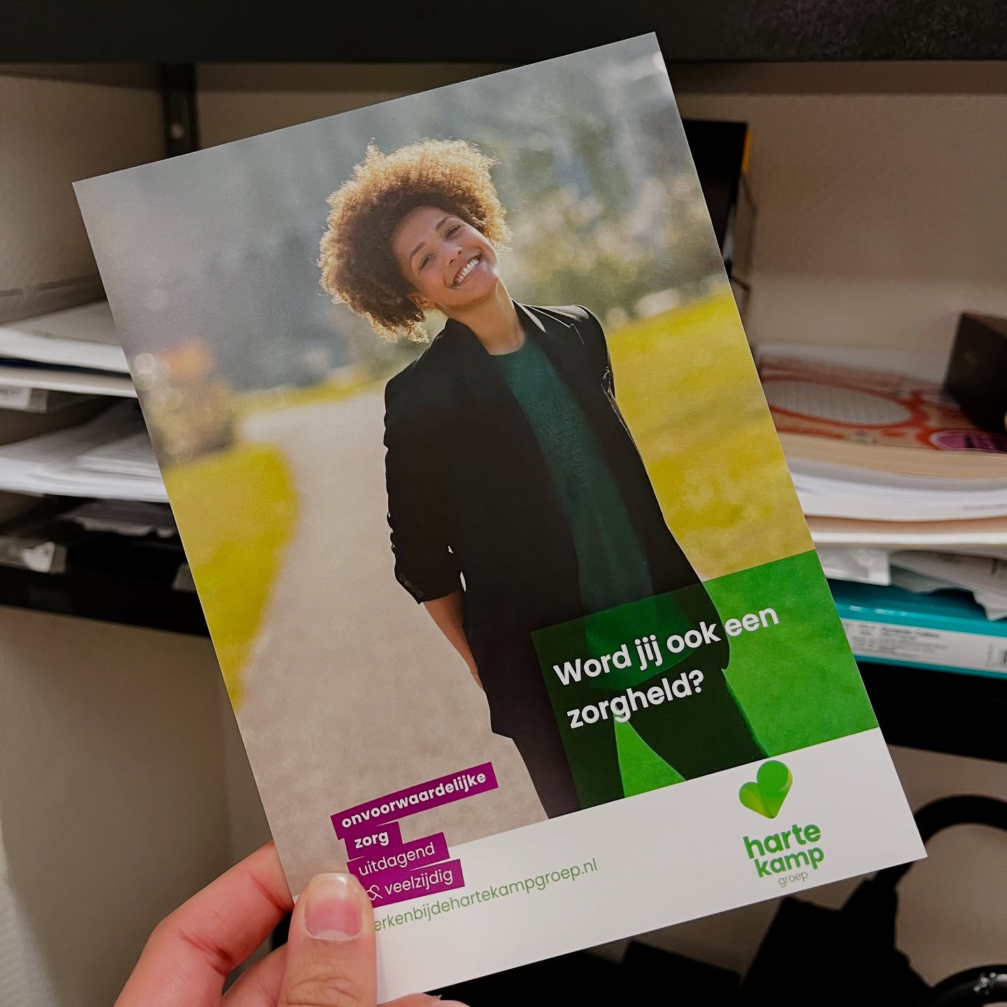 Lativa op een wandelpad